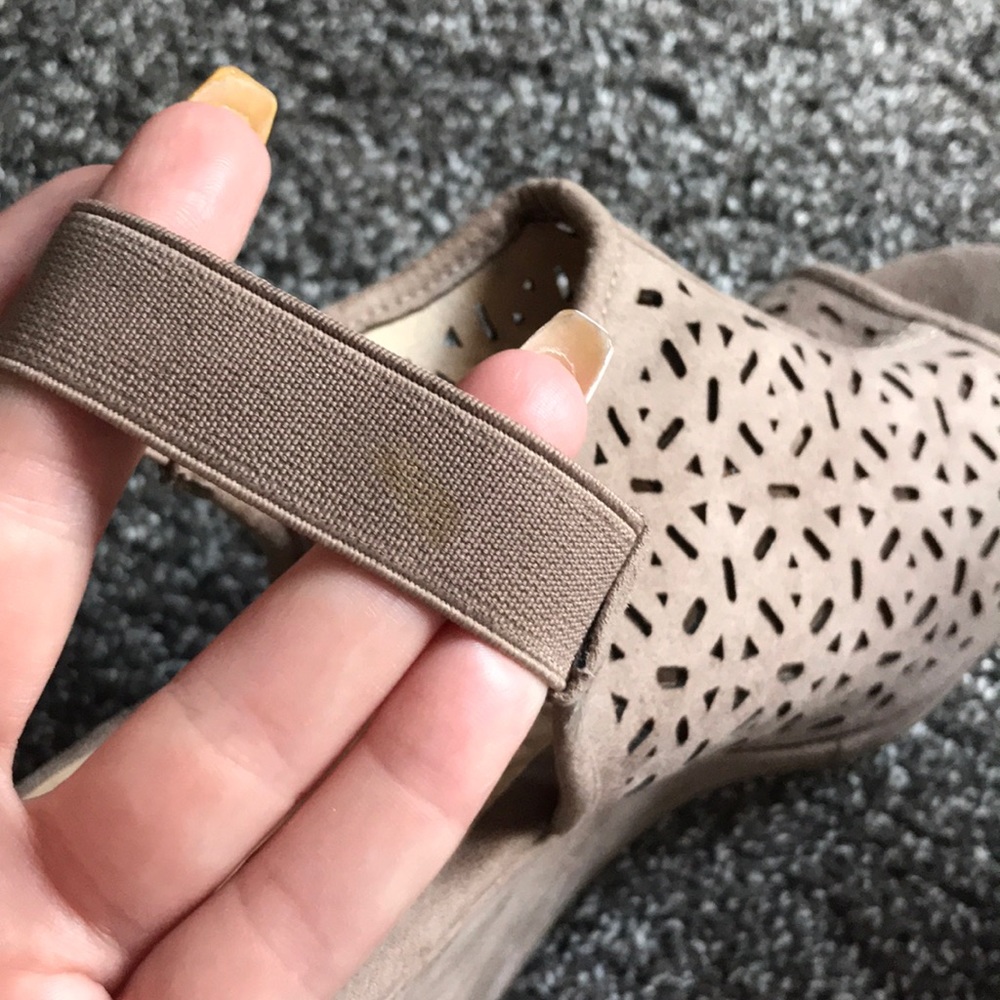 Chinese Laundry Suede Wedges - Picture 5 of 5